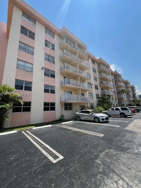 Address Withheld By Seller, North Miami Beach, FL 33160 - #1