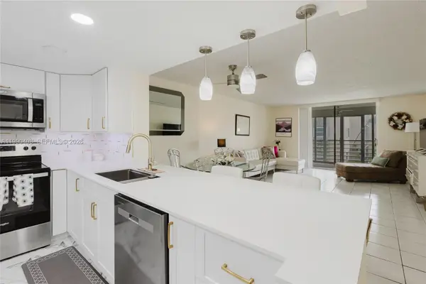 424 SE 10th Street #204, Dania Beach, FL 33004
