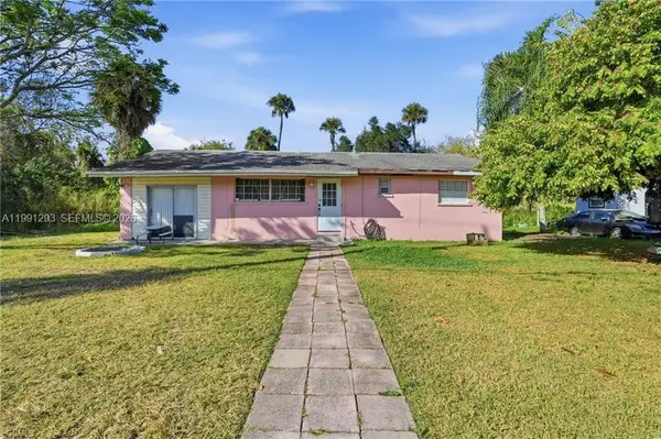 829 N Bridge Street, Labelle, FL 33935