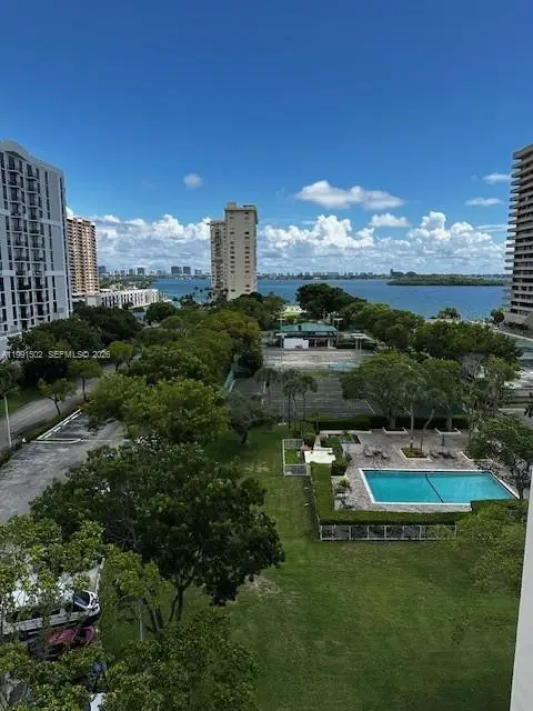 Address Withheld By Seller, Miami, FL 33181