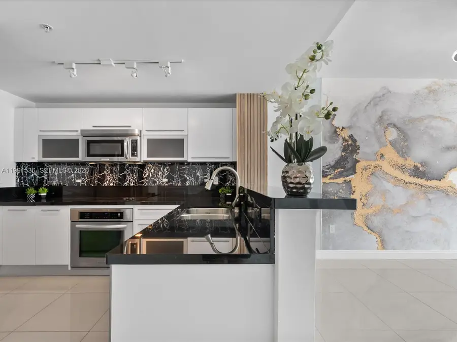 244 Biscayne Boulevard #1605, Miami, FL 33132 - #2