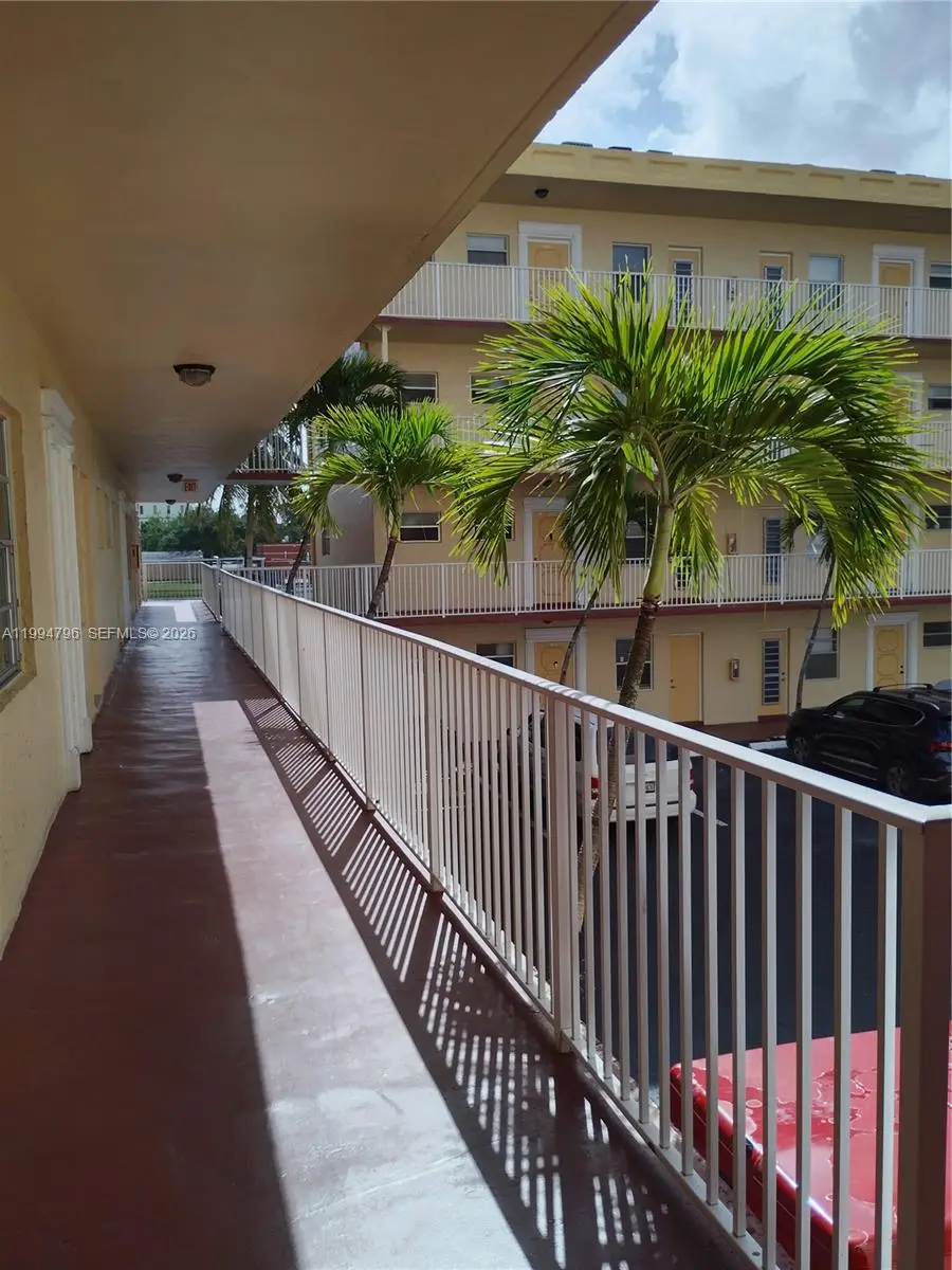 Address Withheld By Seller, Lauderdale Lakes, FL 33319 - #3