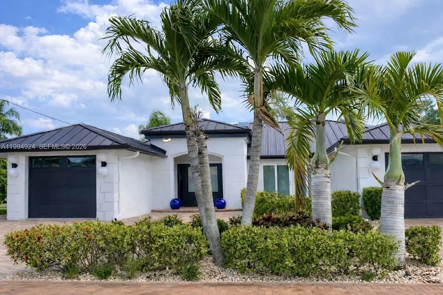 808 SW 52nd Street, Cape Coral, FL 33914 - #2