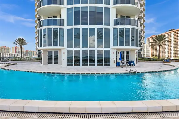 17201 Collins Avenue #2804, Sunny Isles Beach, FL 33160