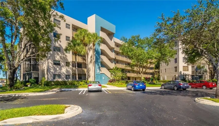 1100 Colony Point Circle #105, Pembroke Pines, FL 33026 - #2