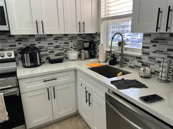 8021 N Sunrise Lakes Drive #101, Sunrise, FL 33322