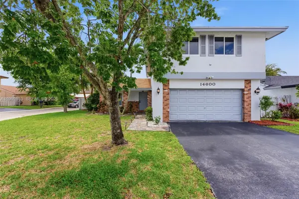 14600 Ashland Place, Davie, FL 33325