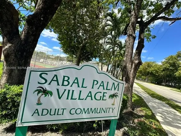4980 E Sabal Palm Boulevard #330, Tamarac, FL 33319
