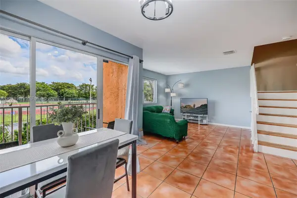 6255 Kendale Lakes Circle #218, Miami, FL 33183