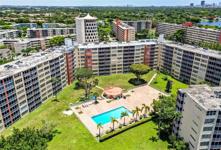 1750 NE 191st Street #1001, Miami, FL 33179 - #2