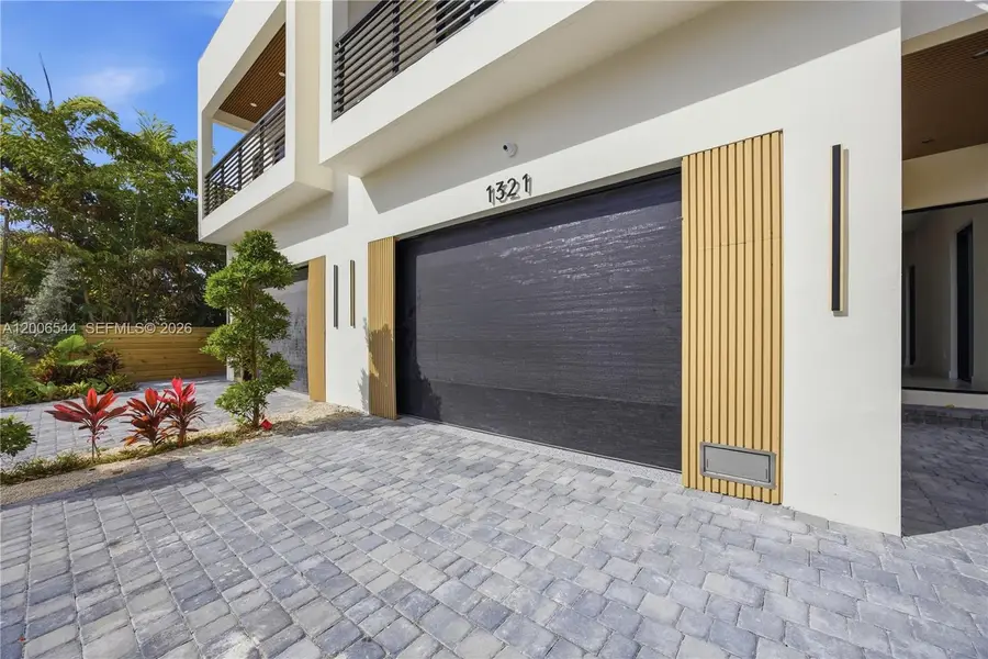 1321 NE 13th Avenue, Fort Lauderdale, FL 33304 - #3