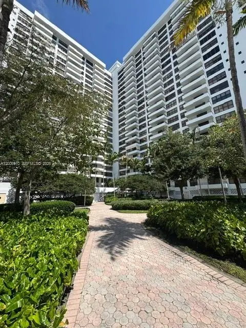 2500 Parkview Drive #1210, Hallandale Beach, FL 33009