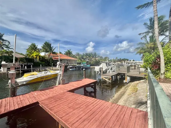 1141 Waterside Lane, Hollywood, FL 33019