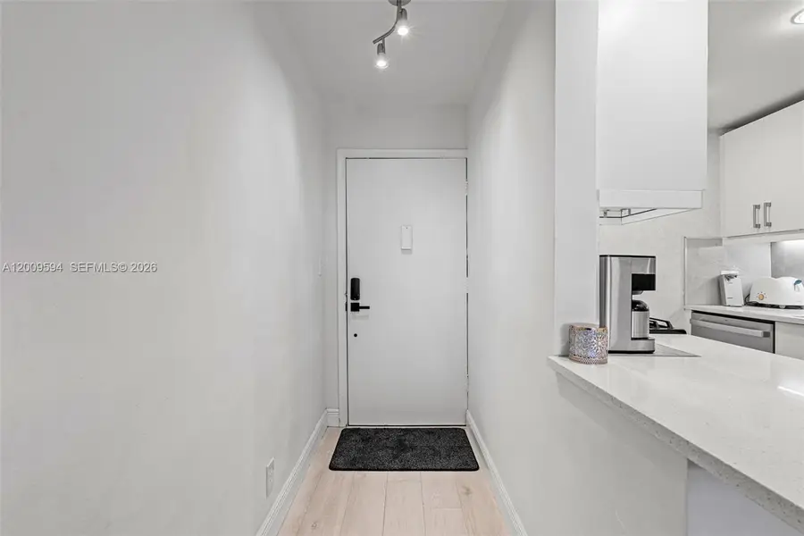 915 Jefferson Avenue #2E, Miami Beach, FL 33139 - #2