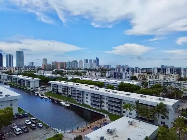3551 NE 169th Street #105, North Miami Beach, FL 33160
