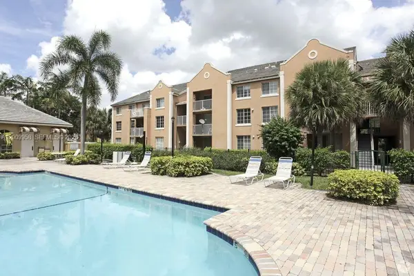711 SW 111th Way #202, Pembroke Pines, FL 33025