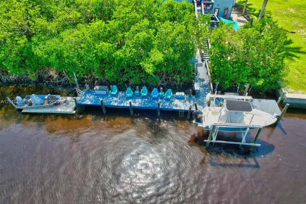 936 Panther Creek Lane, Everglades City, FL 34114