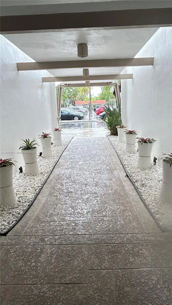 3000 NE 16th Avenue #405, Oakland Park, FL 33334 - #1
