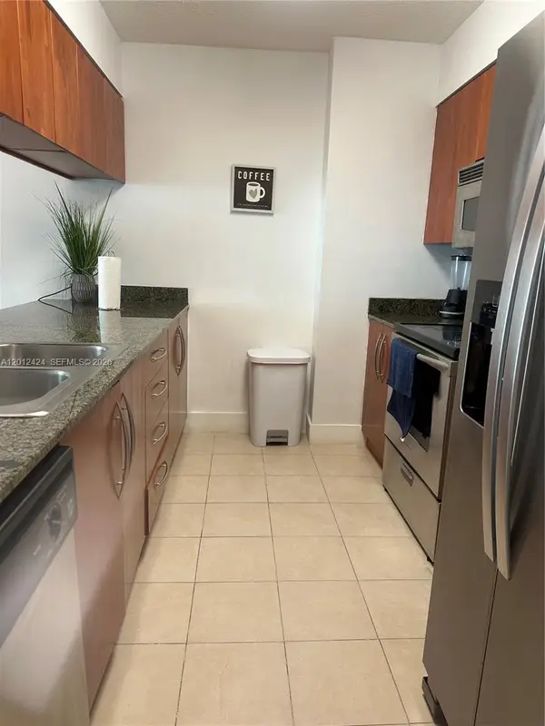 1200 Brickell Bay Drive #2304, Miami, FL 33131