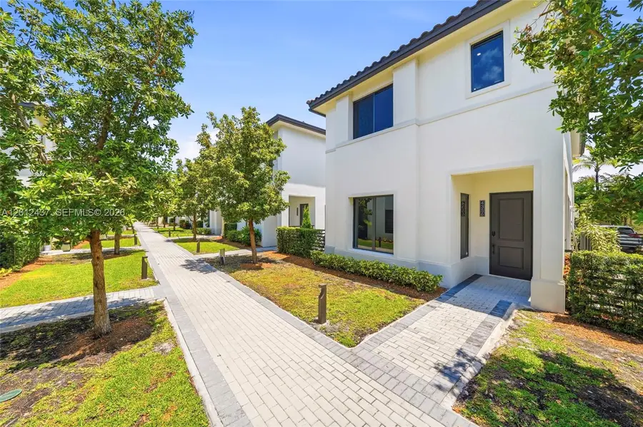 4356 NW 80th Avenue, Doral, FL 33166 - #2