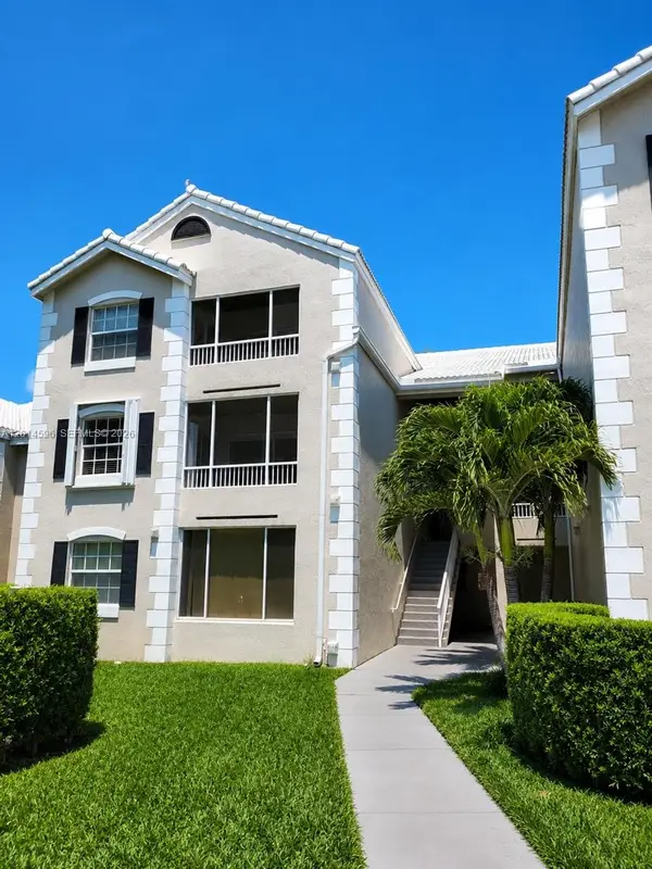 2890 N Oakland Forest Drive #203, Oakland Park, FL 33309