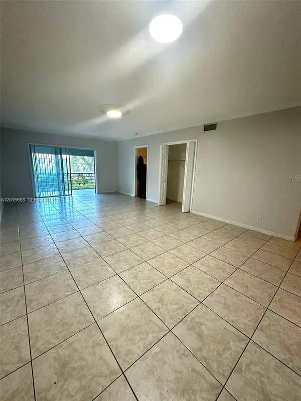 4291 NW 9th Avenue #202, Deerfield Beach, FL 33064
