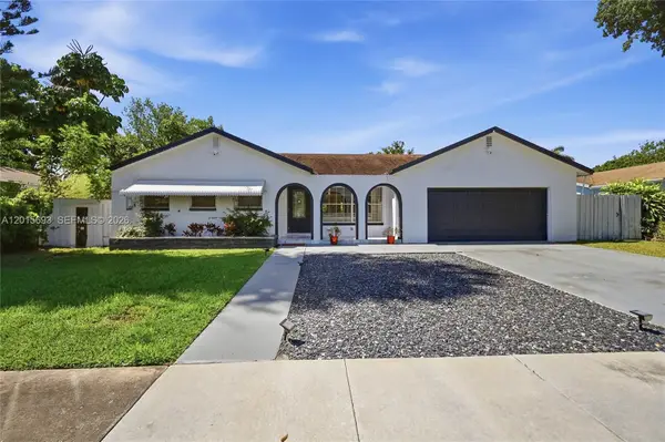 8972 SW 8th Street, Boca Raton, FL 33433