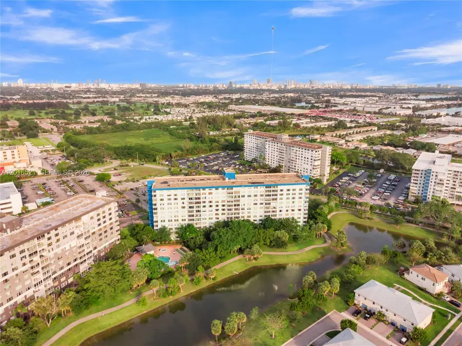4001 Hillcrest Dr 812 #812, Hollywood, FL 33021 - #2