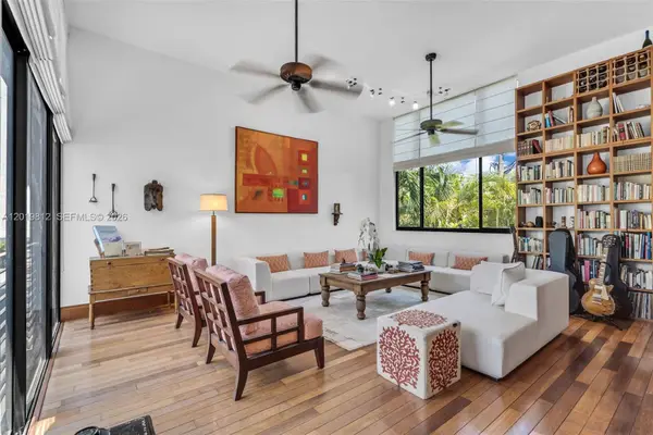 209 E Enid Drive #36, Key Biscayne, FL 33149