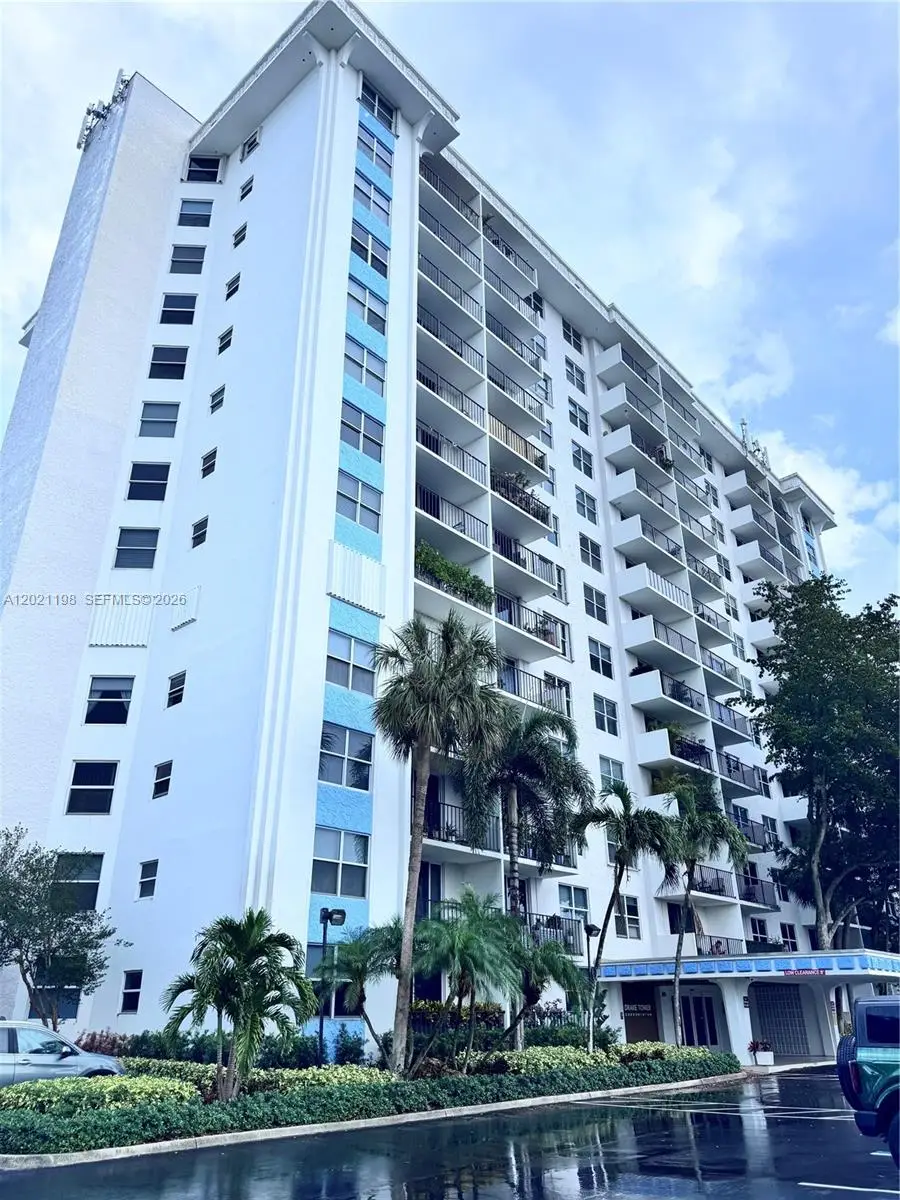 1800 N Andrews Avenue #2E, Fort Lauderdale, FL 33311 - #3