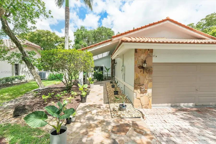 1001 SW 93rd Avenue, Plantation, FL 33324 - #2