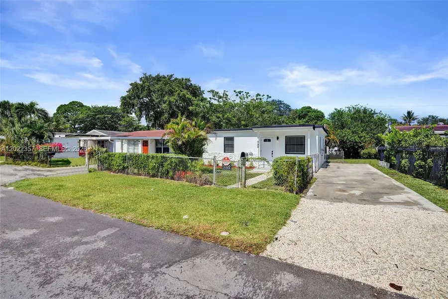 733 NW 15th Terrace, Fort Lauderdale, FL 33311 - #3