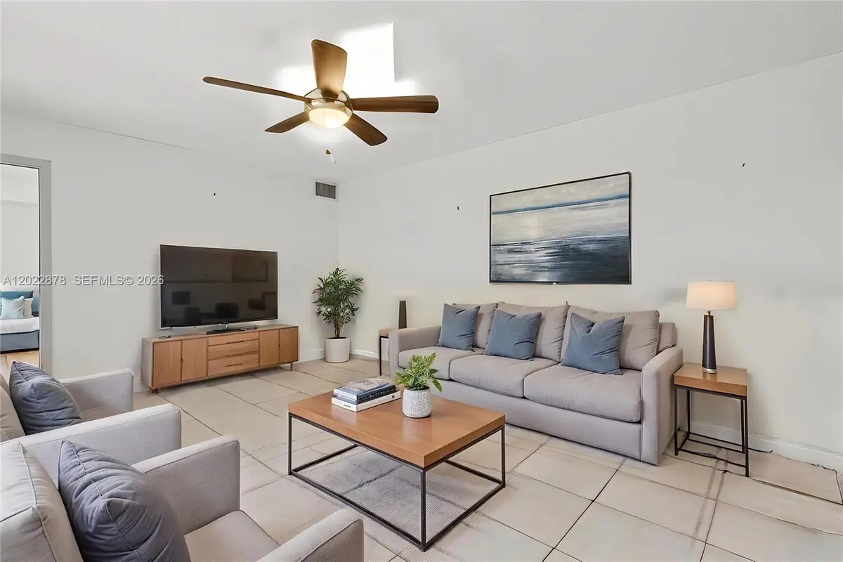 1530 W Harmony Lake Circle, Davie, FL 33324 - #1