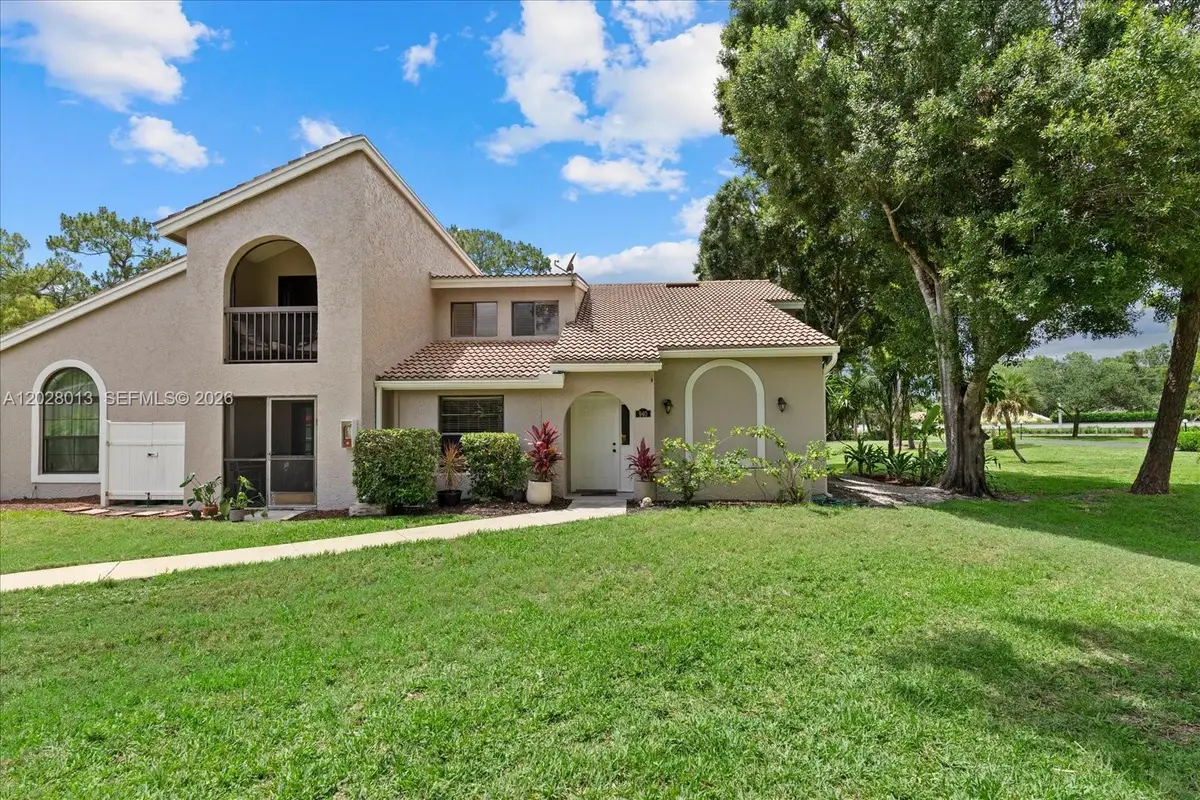 940 Augusta 937 #937, Naples, FL 34113 - #1