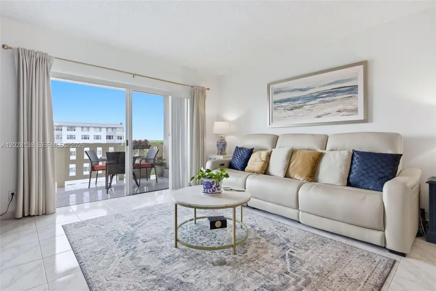 4330 Hillcrest Dr 916 #916, Hollywood, FL 33021 - #2