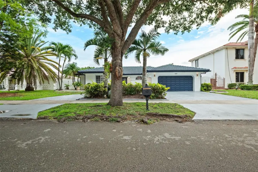 7819 NW 166th Terrace, Miami Lakes, FL 33016 - #2