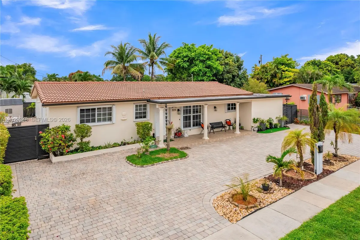 884 W 72nd Place, Hialeah, FL 33014 - #1
