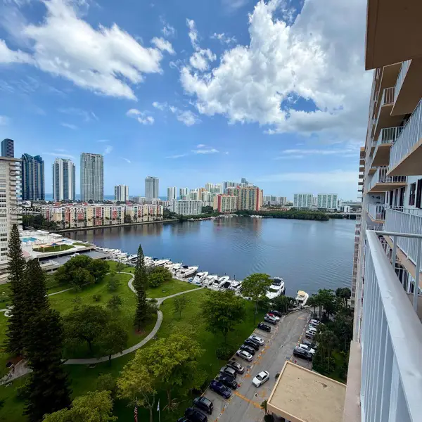 290 174th Street #1810, Sunny Isles Beach, FL 33160
