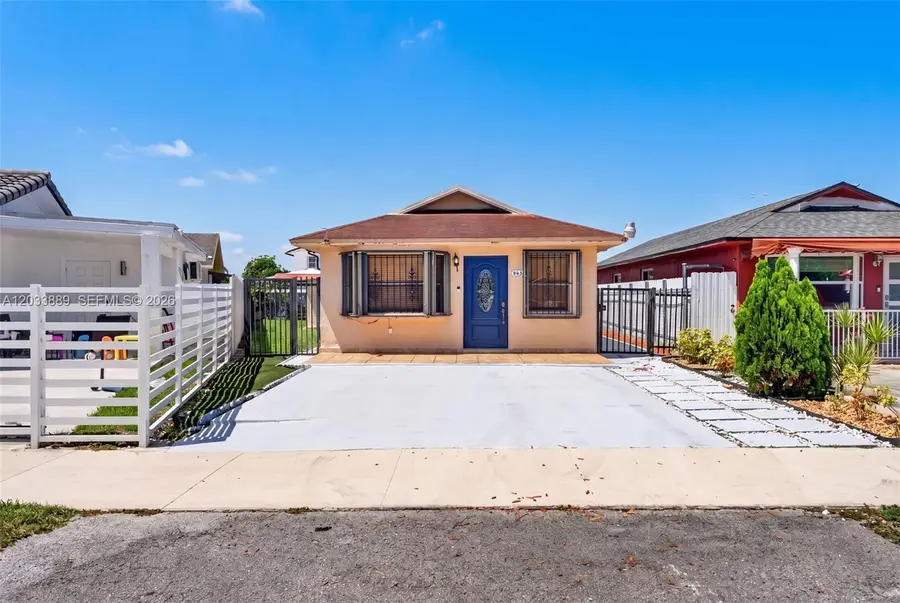 983 W 42nd Place, Hialeah, FL 33012 - #2