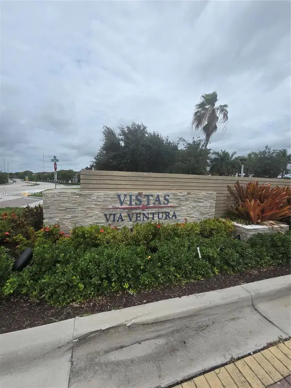 21124 NE 8th Avenue, Miami, FL 33179