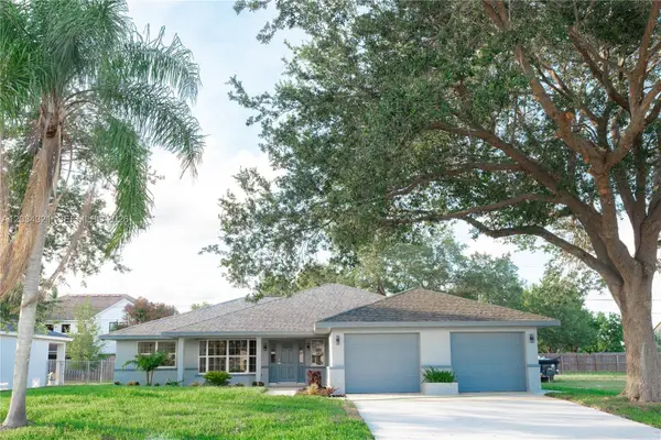 401 SW Ridgecrest Drive, Port St Lucie, FL 34953