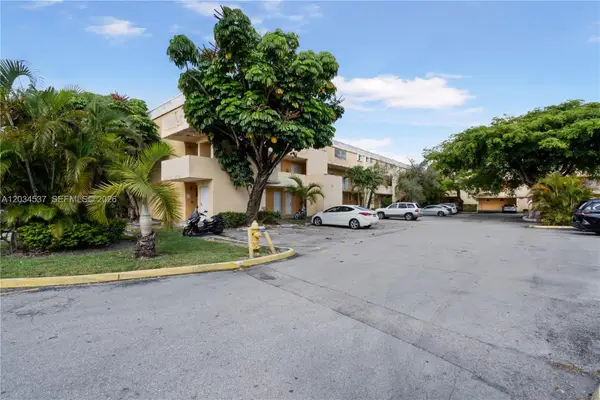 9371 Fontainebleau Boulevard #I204, Miami, FL 33172