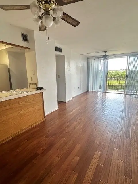 Address Withheld By Seller, Miami, FL 33172 - #2