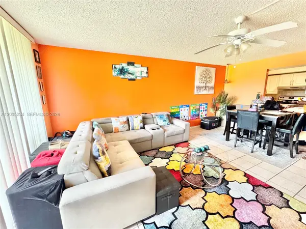 5570 NW 44th Street #408A, Lauderhill, FL 33319