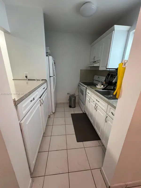 13101 Memorial Hwy 201 Hwy 201 #201, North Miami, FL 33161