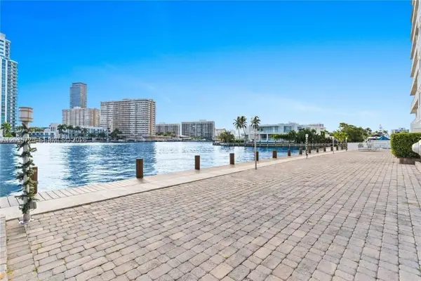 121 Golden Isles Drive #904, Hallandale Beach, FL 33009