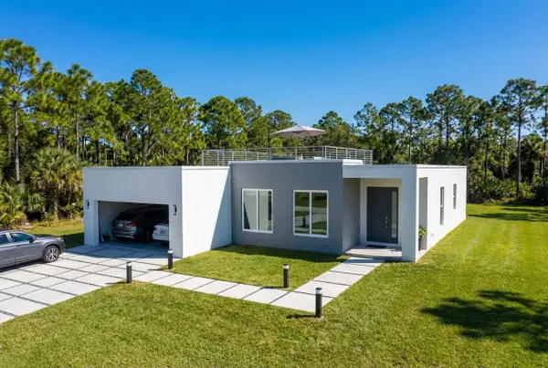 917 Sterling Street E, Lehigh Acres, FL 33974