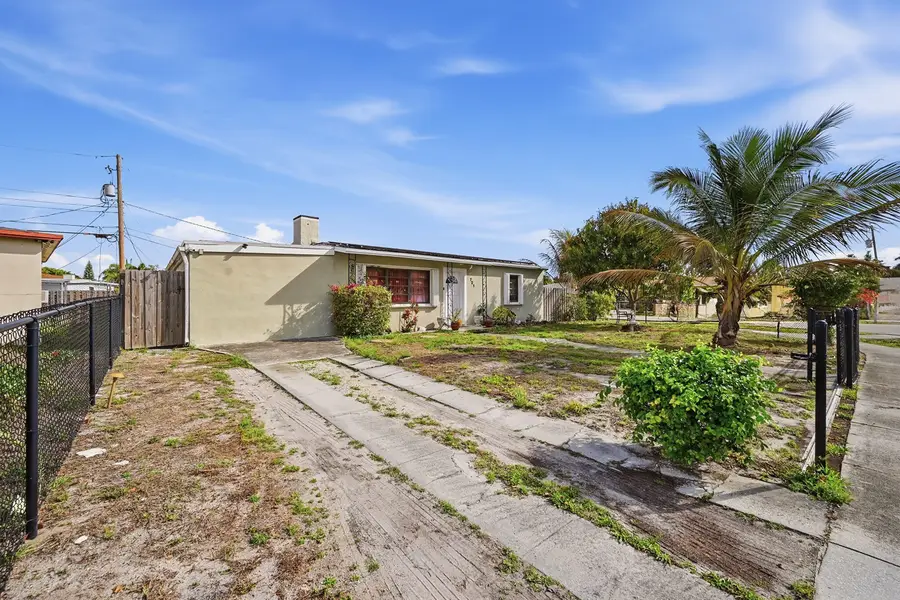 721 Dogwood Road, West Palm Beach, FL 33409 - #2