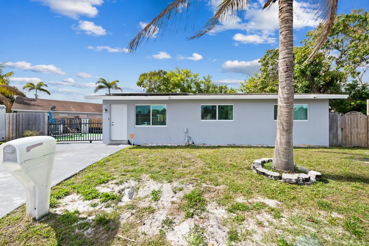 2511 SW 6th Street, Fort Lauderdale, FL 33312 - #1