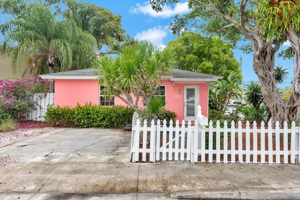 802 N J Street, Lake Worth Beach, FL 33460 - #1